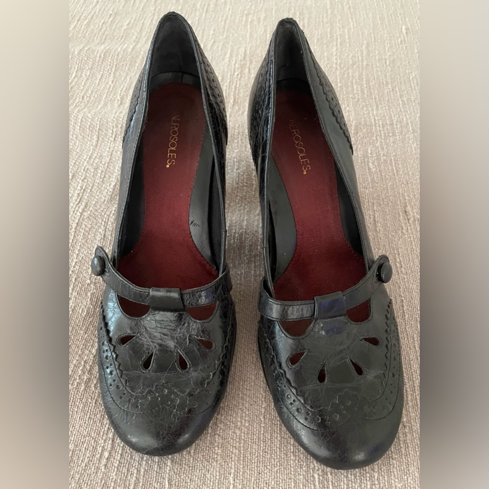 Aerosoles black leather Mary Jane heels